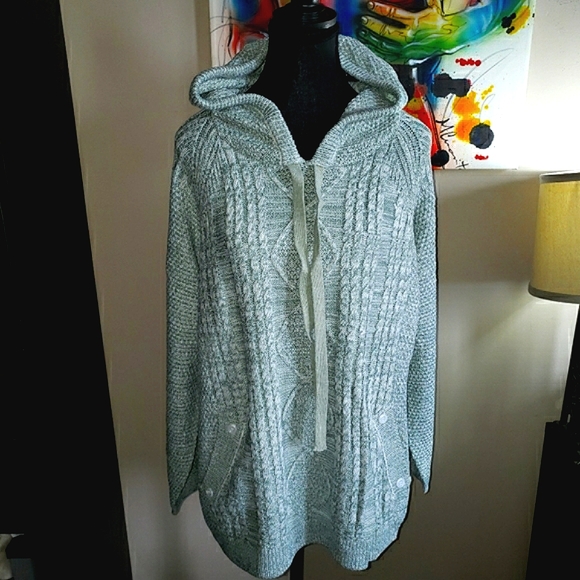 Papillon Blanc Sweaters - 5 For $25✨️New +Tags in Package Womens Papillon Soft Knit Hoodie Small